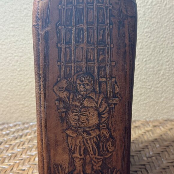 Vintage Embossed Leather Wrapped Decanter With Cork Stopper & WHISKY Tag - Picture 7 of 15